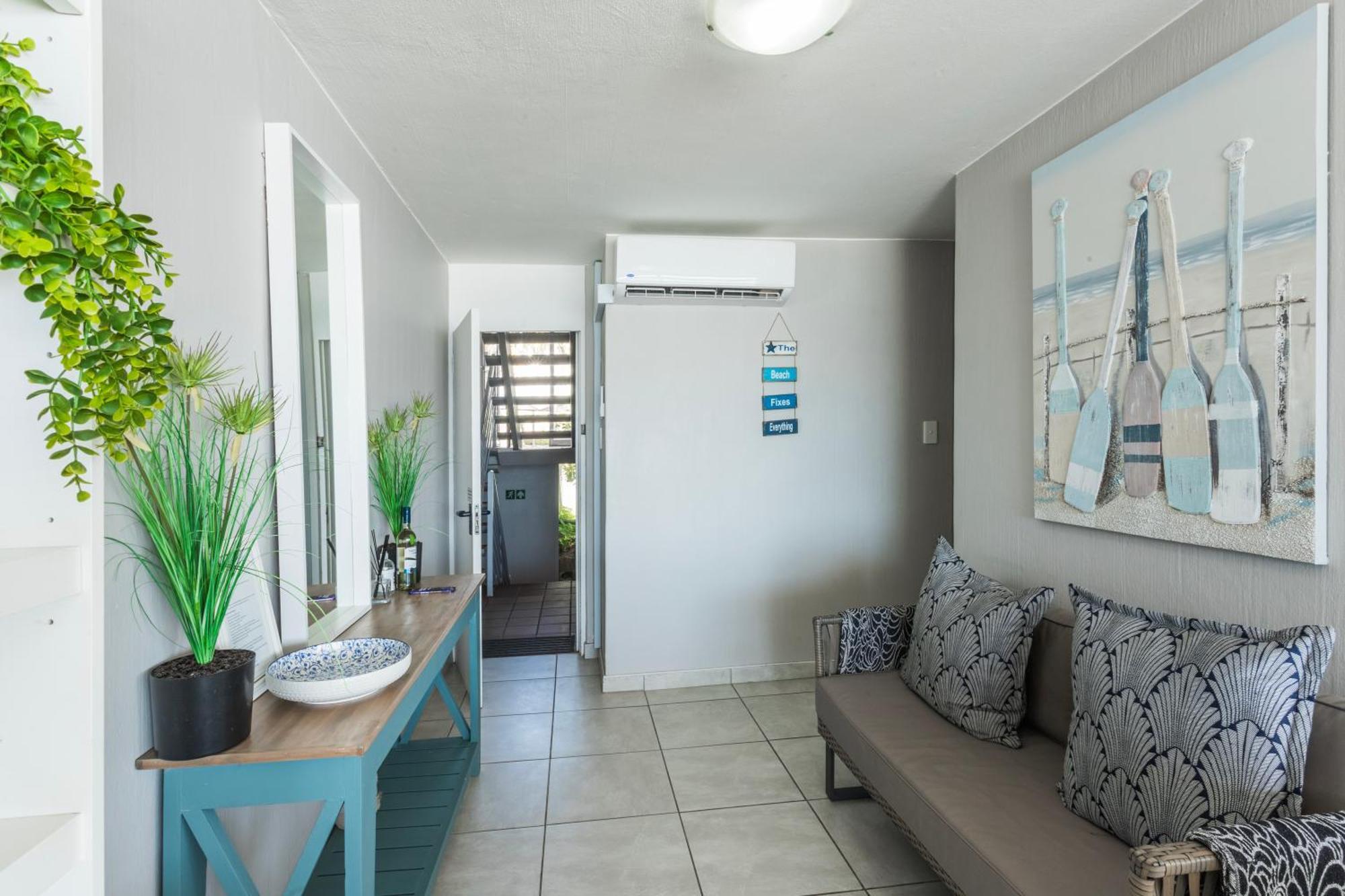 Ocean Pearl At Chakas Cove - Beachfront Apartment Ballito Exterior photo