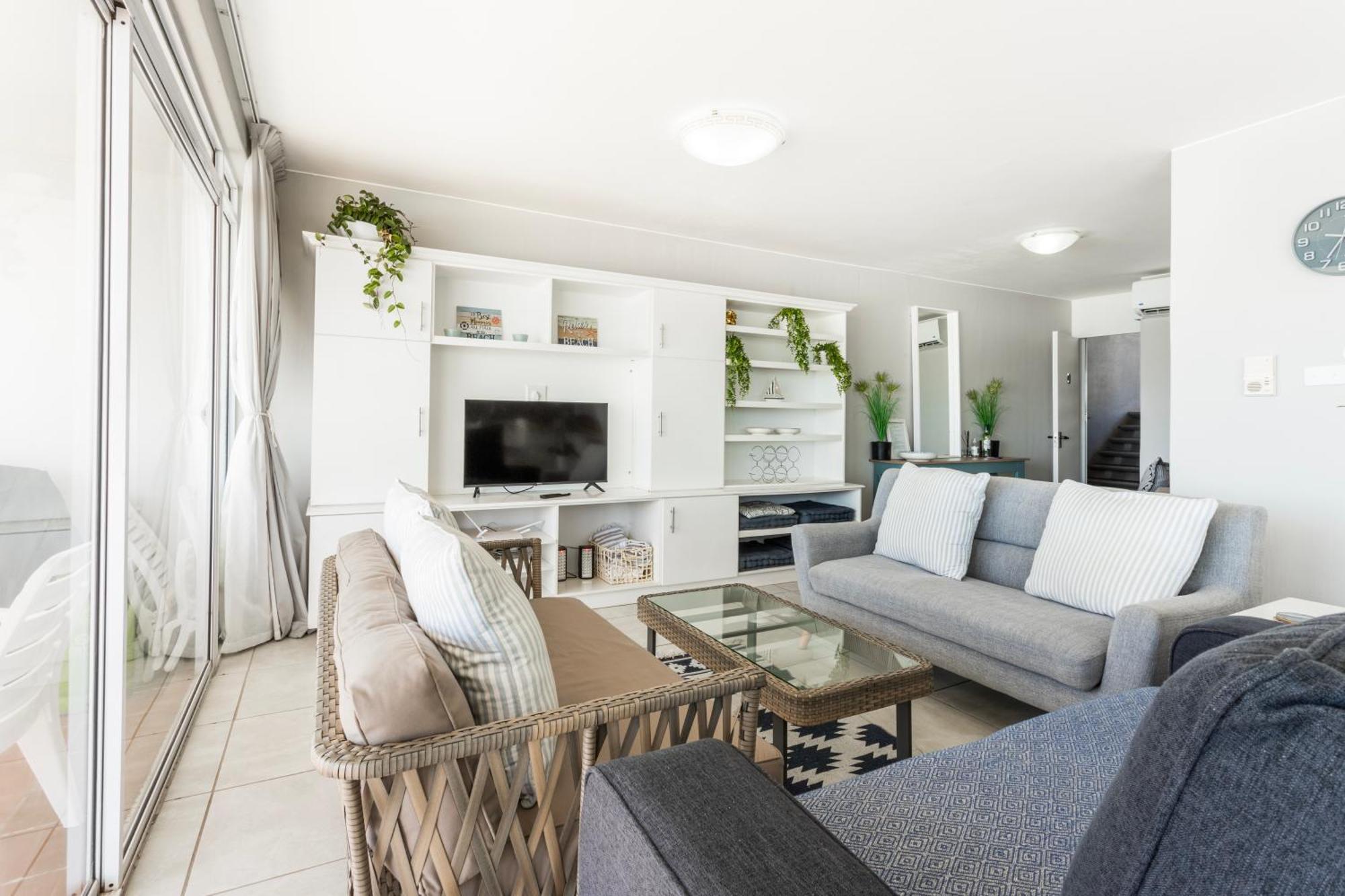 Ocean Pearl At Chakas Cove - Beachfront Apartment Ballito Exterior photo
