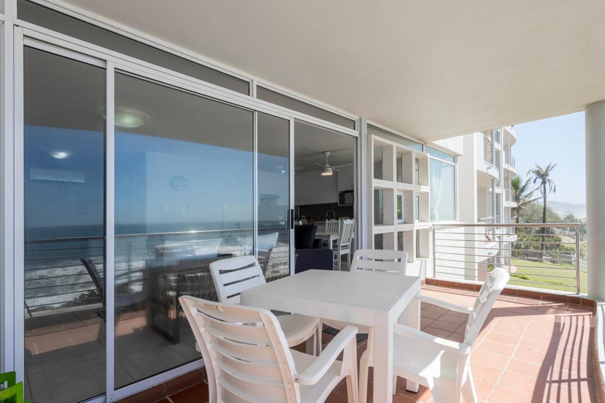 Ocean Pearl At Chakas Cove - Beachfront Apartment Ballito Exterior photo